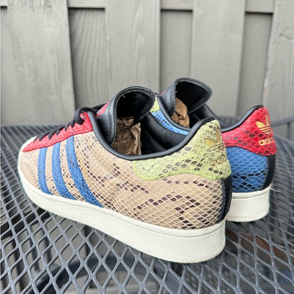 Adidas originals snakeskin shell toe Superstars in women’s size 9.5 or men’s 8. - Picture 4 of 9